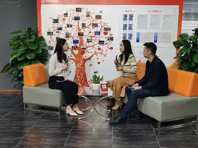 “渝见新势能 智链新生态”网络主题活动首场直播—走进金窝窝
